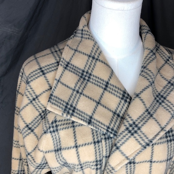 Moda Plaid Teddy Jacket with Belt - Picture 4 of 16